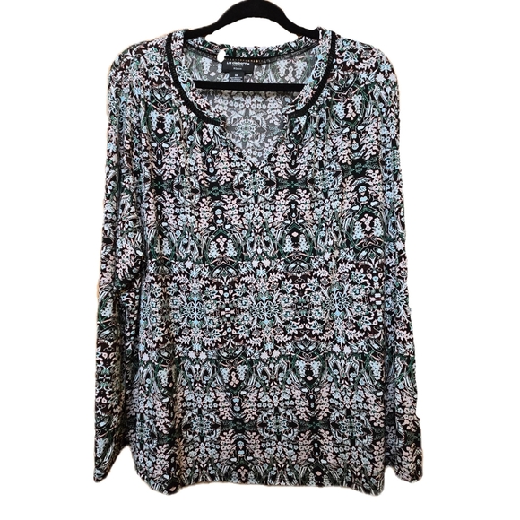 Black and White Patterned Women Top - Picture 1 of 6